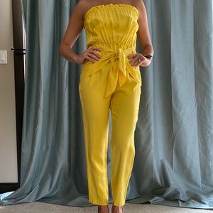 BCBG generation size XXS yellow romper. nBw